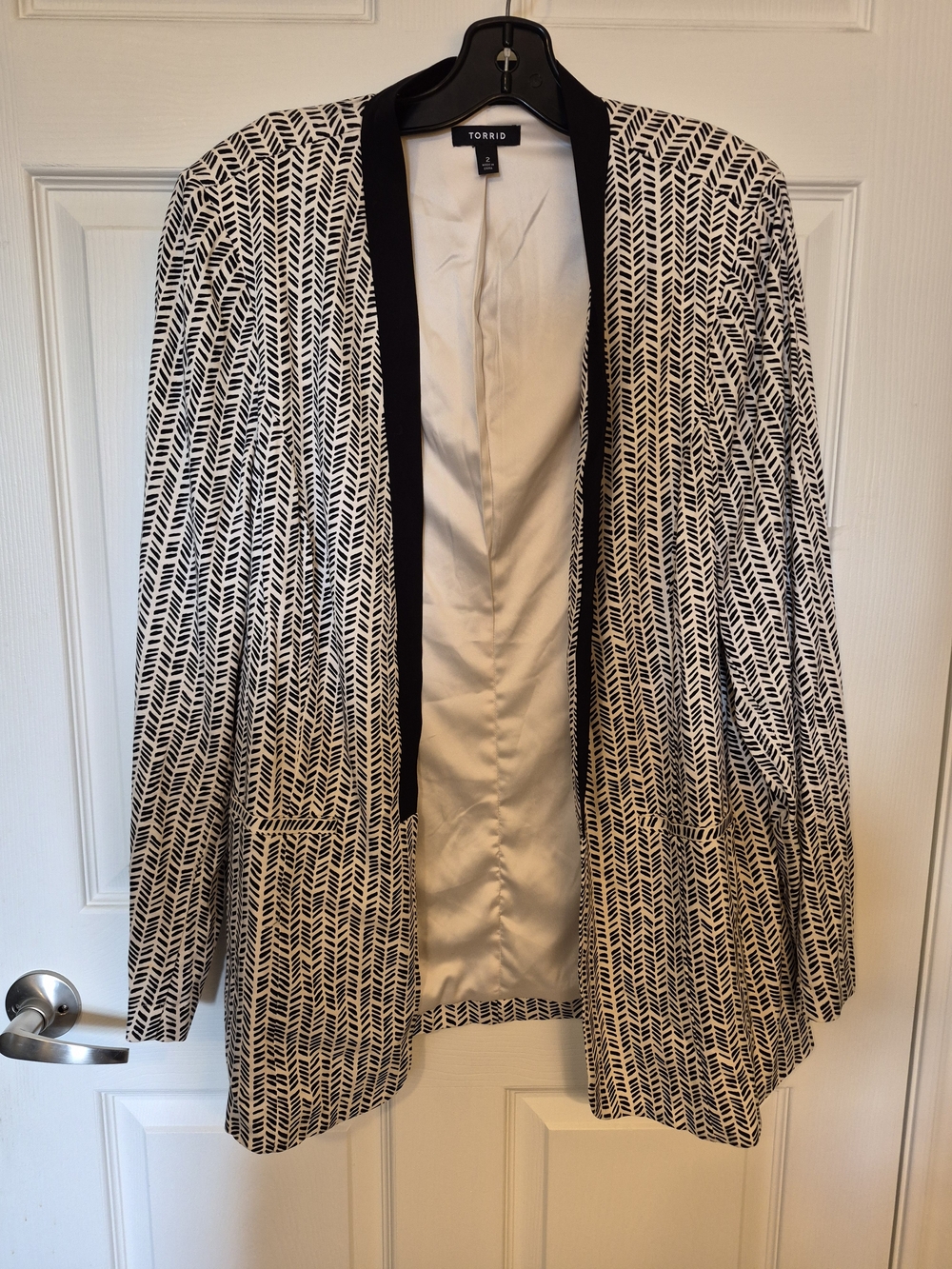 Torrid Black & White Patterned Open Blazer